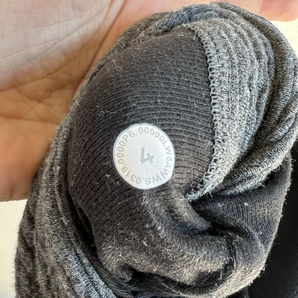 Lululemon Woman's Size 4 Heathered Gray Retreat Yourself Crop Pants Textured - Picture 9 of 9